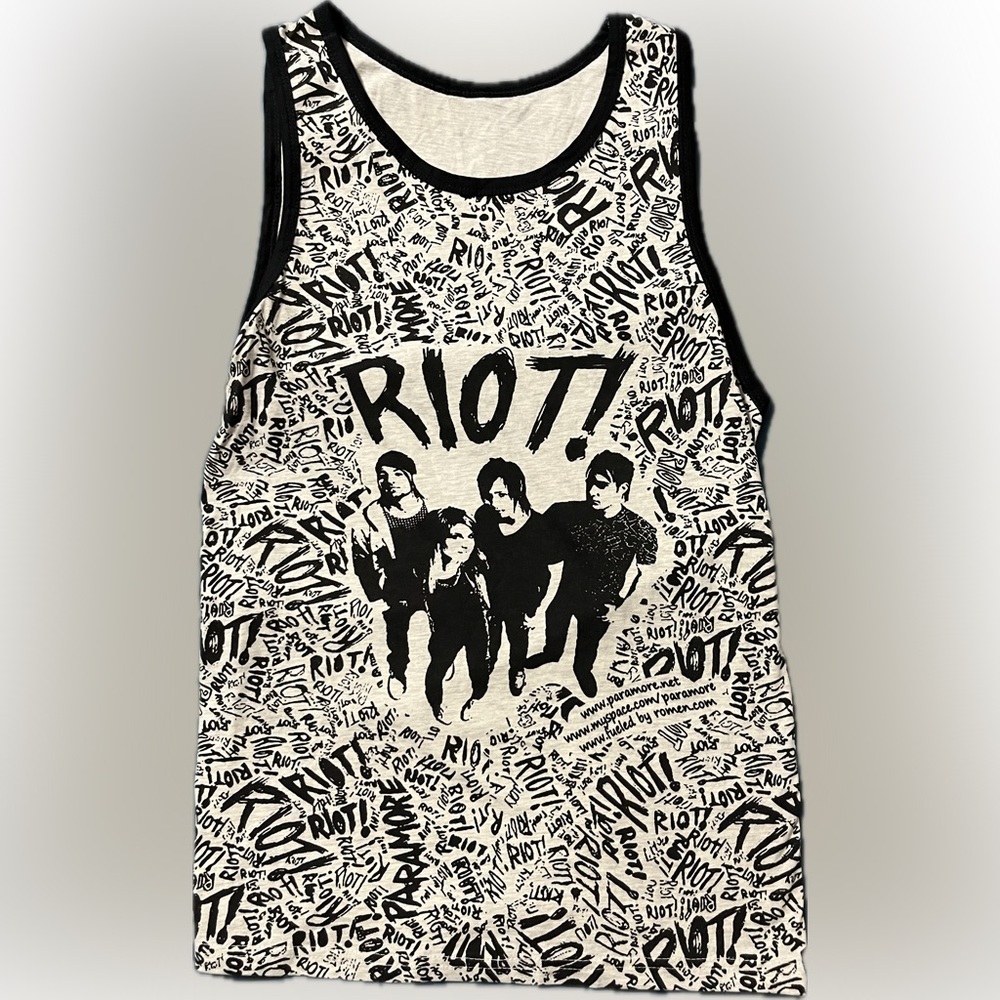 Vintage Paramore “Riot!” Era Tank Top — Allover Print with Band Photo